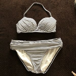 Victoria’s Secret bikini